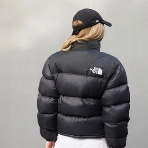 North Face Nuptse 700 in Black: Barely Used
